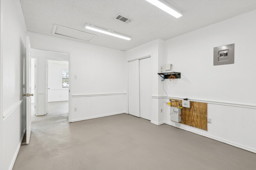 More Photos Of 113 Coad St, Fort Worth Office For Lease