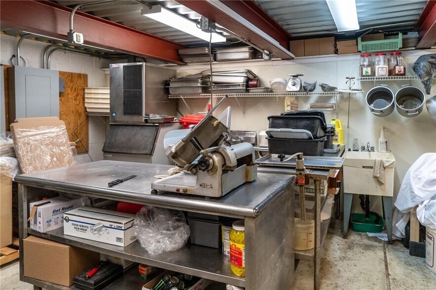 More Photos Of 10 Market St, Pittsburgh Restaurant For Sale