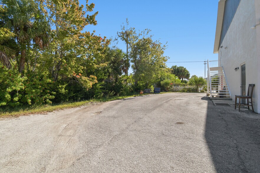 More Photos Of 6010 Wall St, Port Richey Warehouse For Sale