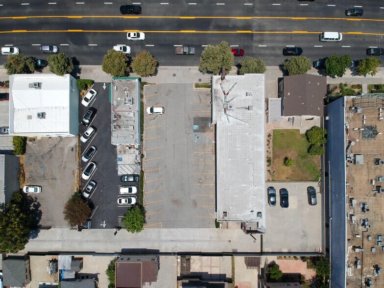 More Photos Of 308 W Valley Blvd, San Gabriel General Retail For Sale