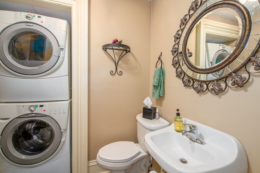 More Photos Of 143 Church Ave, Oshkosh Hospitality For Sale