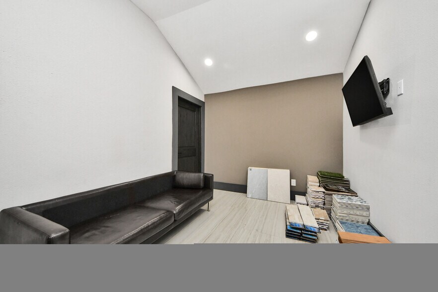 More Photos Of 5310 Logston Ln, Spring Flex For Sale