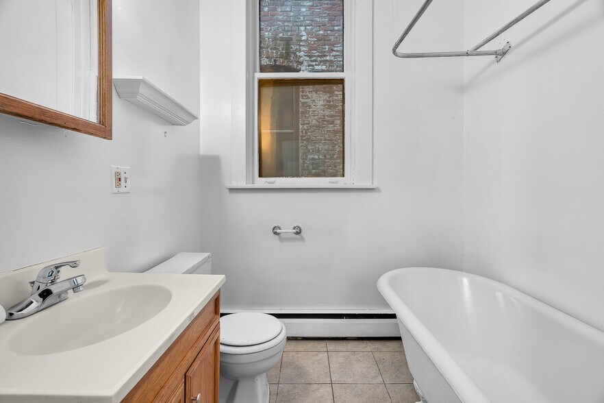 More Photos Of 583 Holly Ave, Saint Paul Apartments For Sale