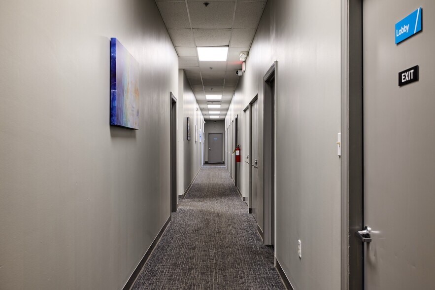 More Photos Of 2507 Investors Row, Orlando Distribution For Lease