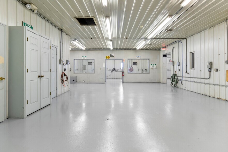 More Photos Of 2213 Duke St, Indianapolis Warehouse For Sale