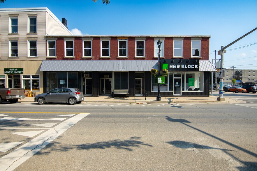 More Photos Of 187-199 King St W, Prescott Storefront Retail Residential For Lease