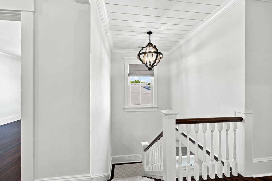 More Photos Of 8 S Main St, New Milford Office For Sale