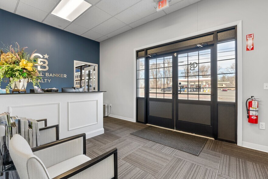 More Photos Of 855 Farmington Ave, Farmington Office For Lease