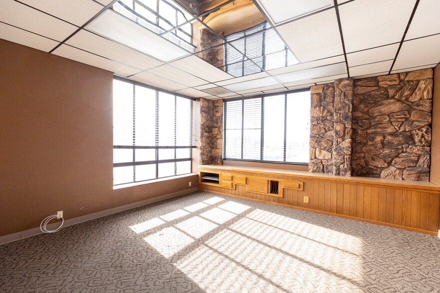 More Photos Of 1249 E Ridgecrest Blvd, Ridgecrest Office For Sale