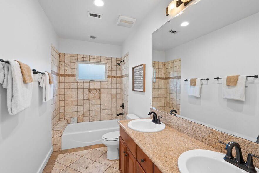More Photos Of 3718 S Barrington Ave, Los Angeles Rehabilitation Center For Lease