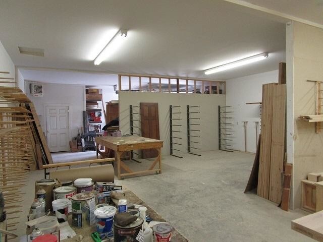 More Photos Of 634 N 7th St E, Chewelah Showroom For Sale