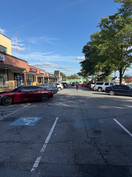 More Photos Of 2211-2321 University Blvd W, Silver Spring Freestanding For Lease