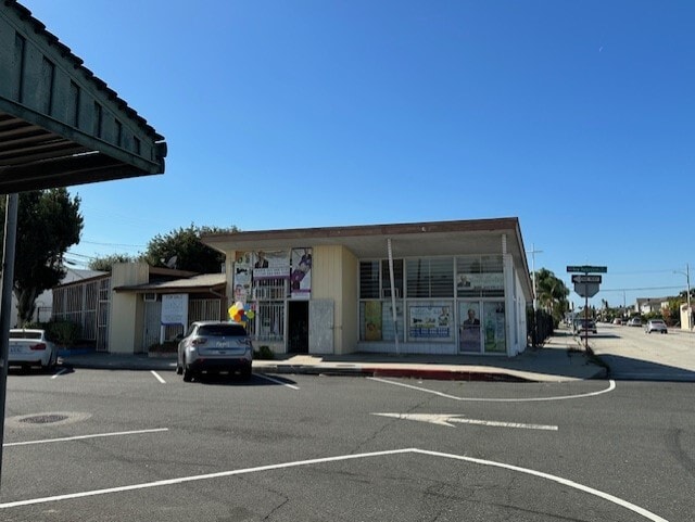 More Photos Of 16401-16407 S New Hampshire Ave, Gardena General Retail For Sale