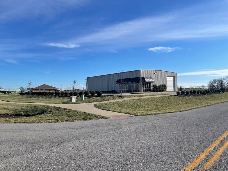 More Photos Of 85 Breighton Blvd, Shelbyville Freestanding For Sale