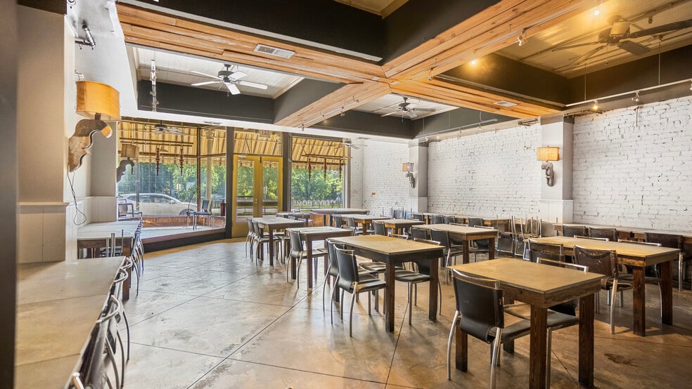 More Photos Of 3840 Highway 42, Locust Grove Restaurant For Lease