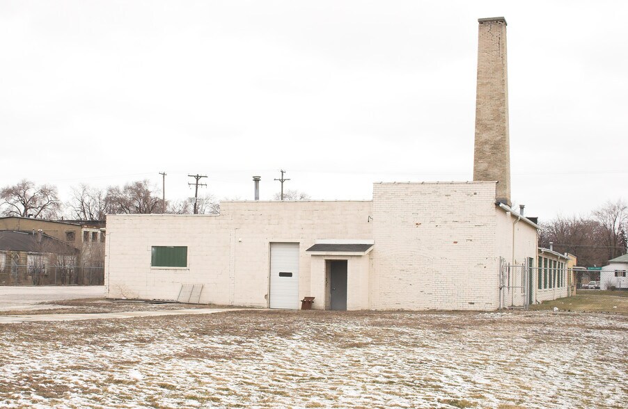 More Photos Of 1900 E Holland Ave, Saginaw Warehouse For Sale
