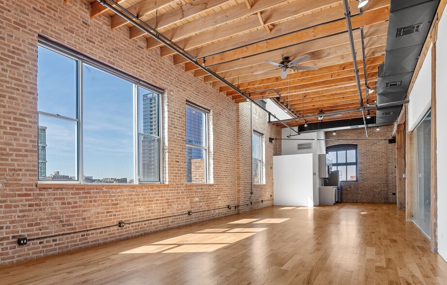 Primary Photo Of 210 N Racine Ave, Chicago Loft Creative Space For Lease