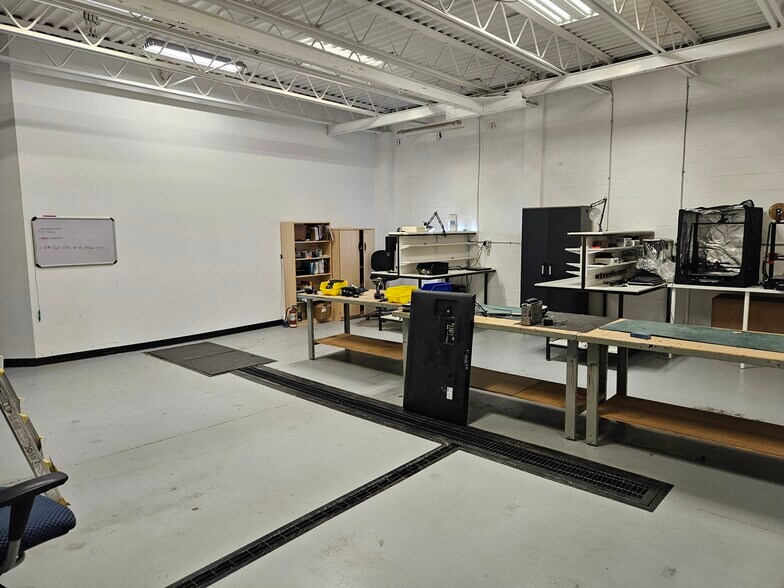 More Photos Of 9323-9333 37th Ave NW, Edmonton Flex For Lease