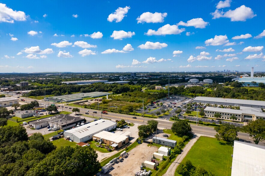 More Photos Of 109 N Falkenburg Rd, Tampa Manufacturing For Sale