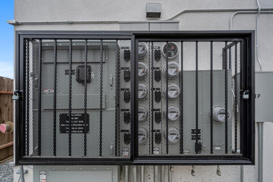 More Photos Of 2042 E El Segundo Blvd, Compton Apartments For Sale