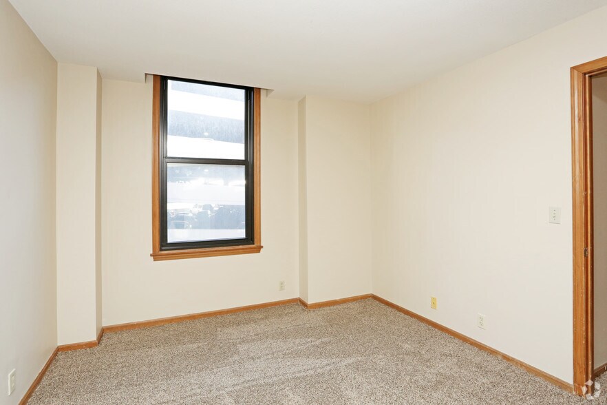 More Photos Of 1913 Farnam St, Omaha Apartments For Lease