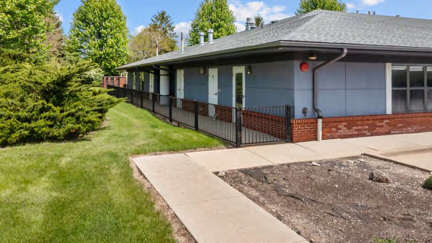 More Photos Of 2323 Fargo Blvd, Geneva Freestanding For Sale