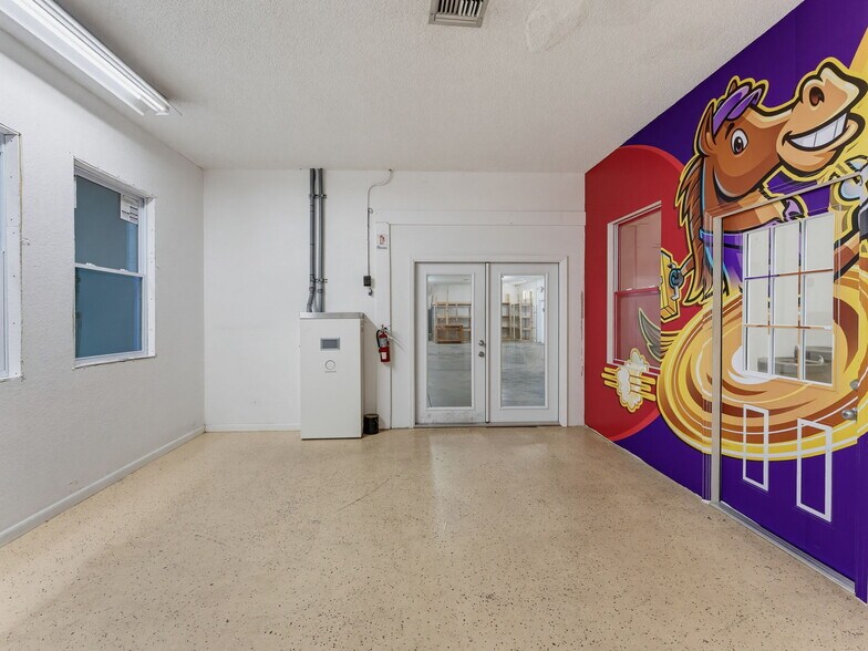 More Photos Of 3347 SW 7th St, Ocala Distribution For Sale