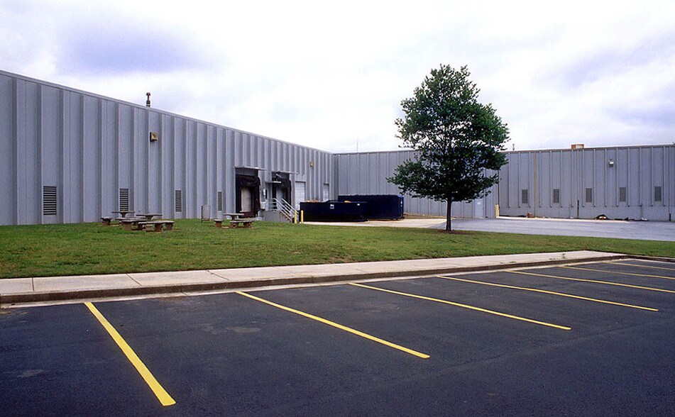 More Photos Of 5224 Snapfinger Woods Dr, Decatur Manufacturing For Lease