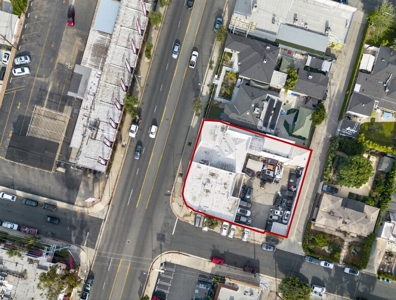 More Photos Of 10520 Magnolia Blvd, North Hollywood Office For Sale