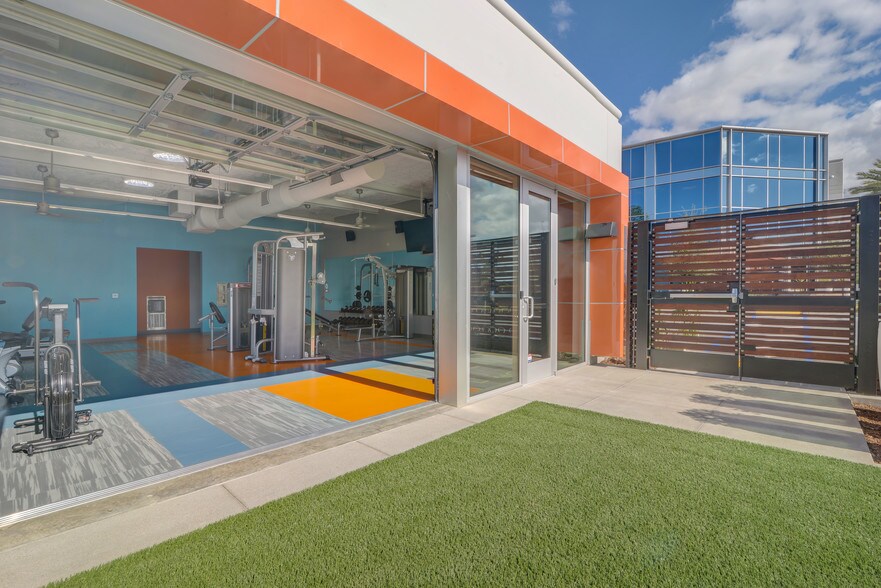 More Photos Of 4930 Directors Pl, San Diego Unknown For Lease