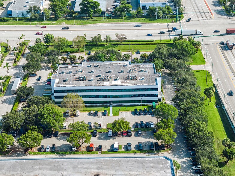 More Photos Of 2051 Dr Martin Luther King Jr Blvd, Riviera Beach Office For Sale