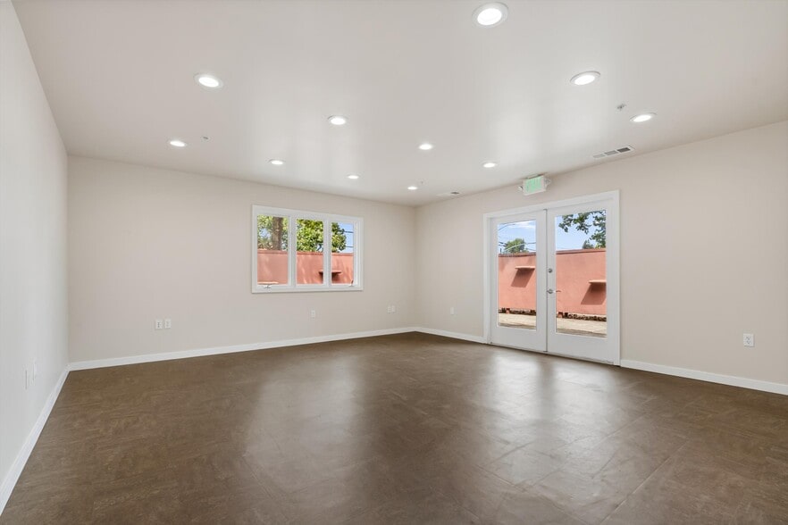 More Photos Of 680 E Cotati Ave, Rohnert Park Health Club For Lease