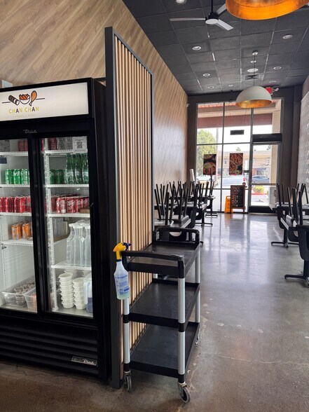 More Photos Of 7862 Warner Ave, Huntington Beach General Retail For Lease