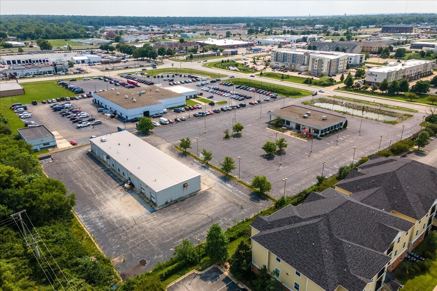 More Photos Of 1910-1912 Moreland Blvd, Champaign Auto Dealership For Sale