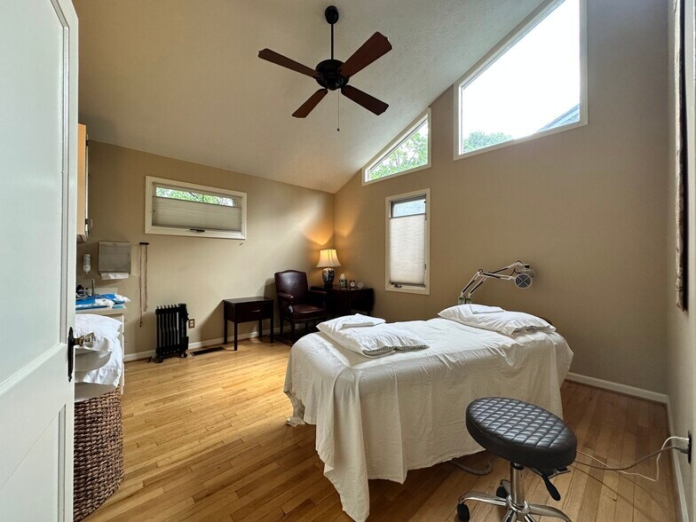 More Photos Of 2080 Prince Ave, Athens Medical For Lease
