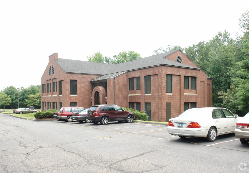 More Photos Of 30 Stanford Dr, Farmington Unknown For Lease