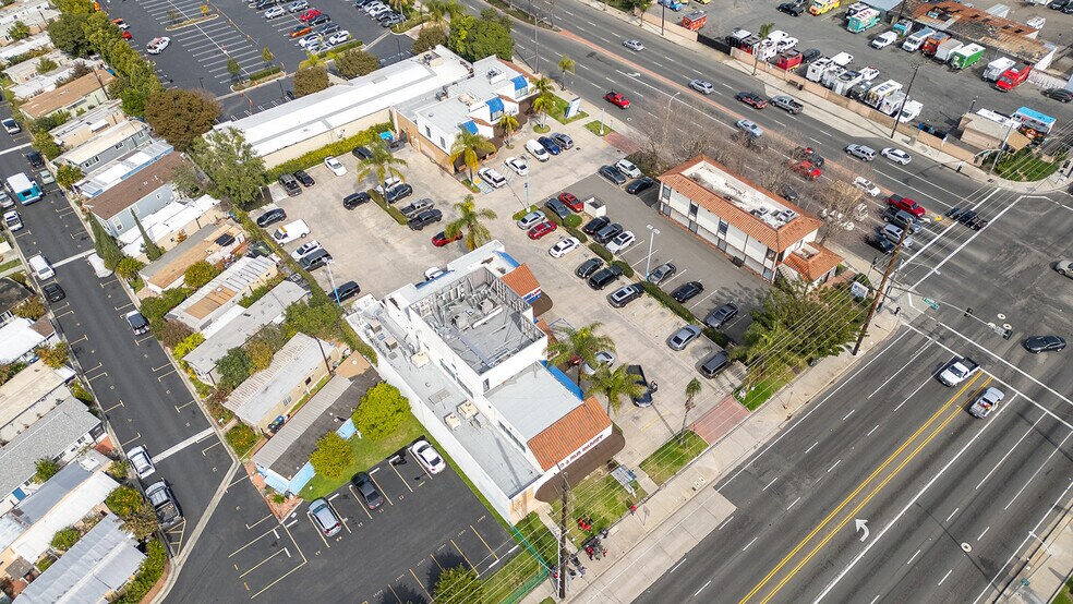 More Photos Of 2715 W 1st St, Santa Ana Unknown For Lease