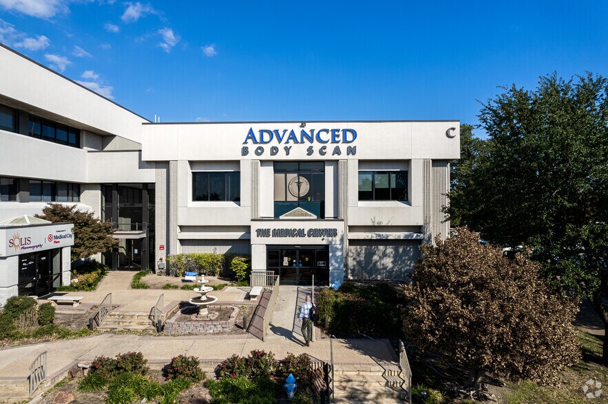 More Photos Of 3801 W 15th St, Plano Medical For Lease
