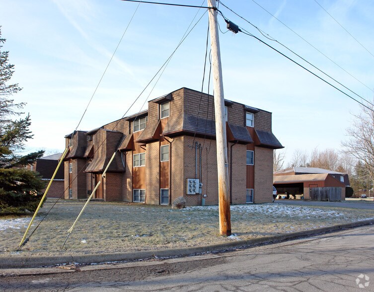 More Photos Of 8136 Stadler Ave, Youngstown Apartments For Sale