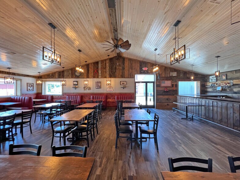 More Photos Of 259 Venango Ave, Cambridge Springs Restaurant For Sale