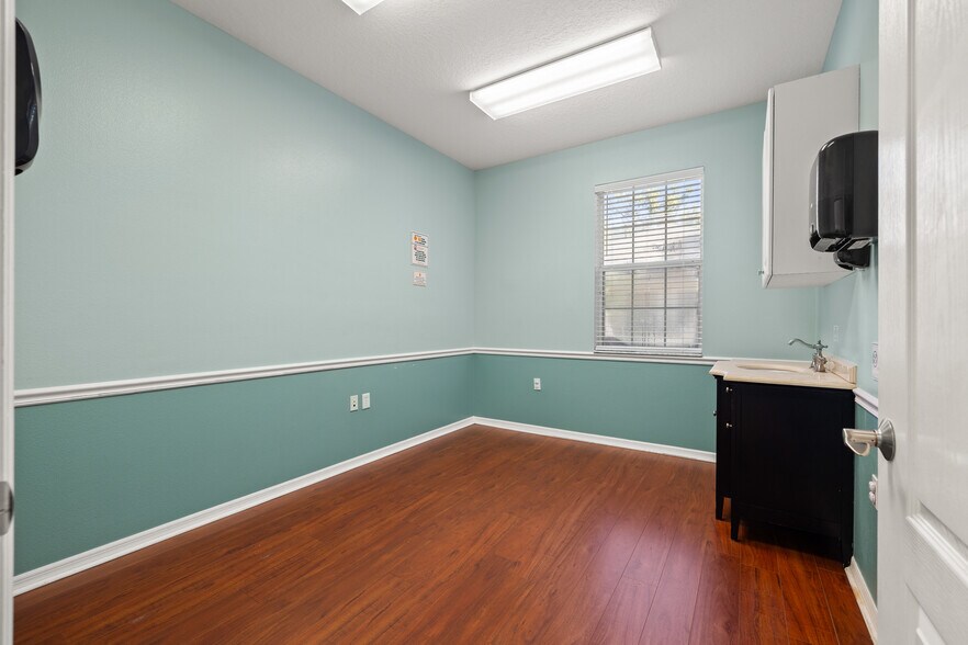 More Photos Of 10941-10943 Countryway Blvd, Tampa Medical For Lease