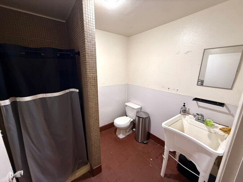 More Photos Of 3113 Market St, San Diego Office Residential For Lease
