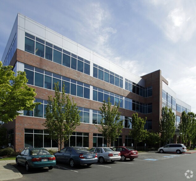 More Photos Of 7500 NE 41st St, Vancouver Office For Sale