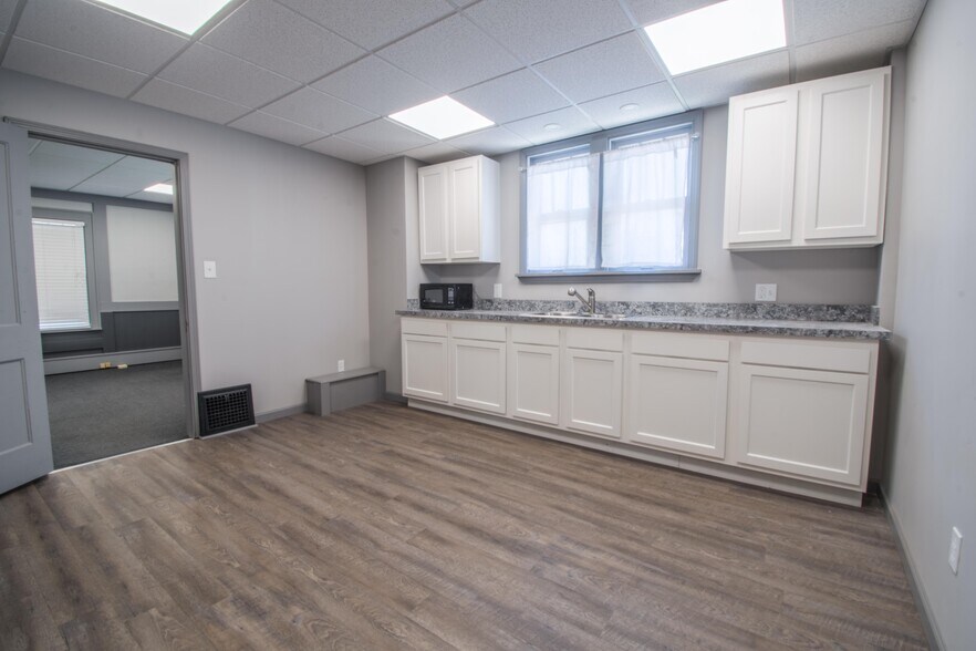 More Photos Of 8419 Cleveland Ave NW, North Canton Office Residential For Sale
