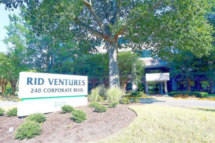 More Photos Of 240 Corporate Blvd, Norfolk Office For Sale