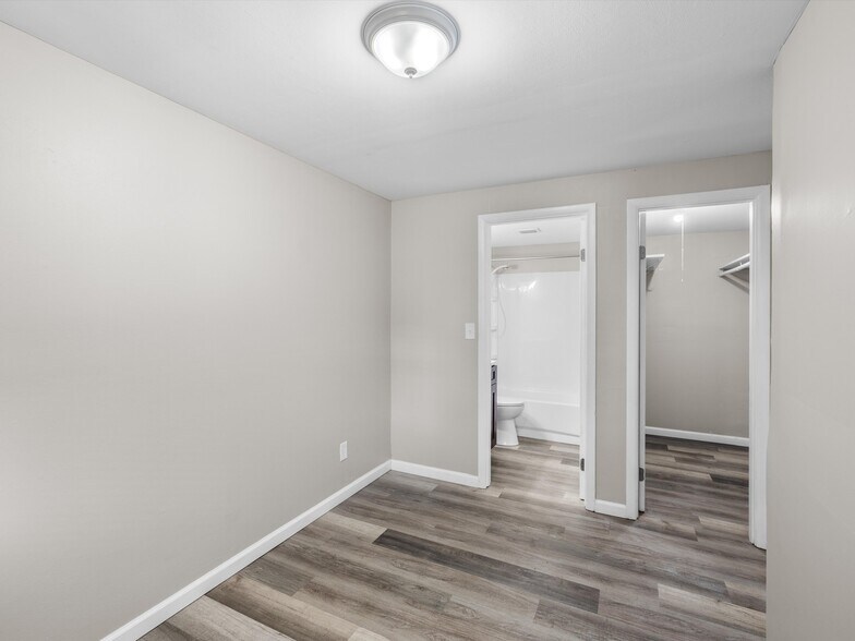 More Photos Of 1001 W Parrish Ave, Owensboro Apartments For Sale