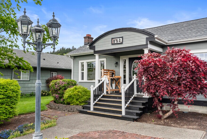 Primary Photo Of 852 S Market Blvd, Chehalis Office For Sale