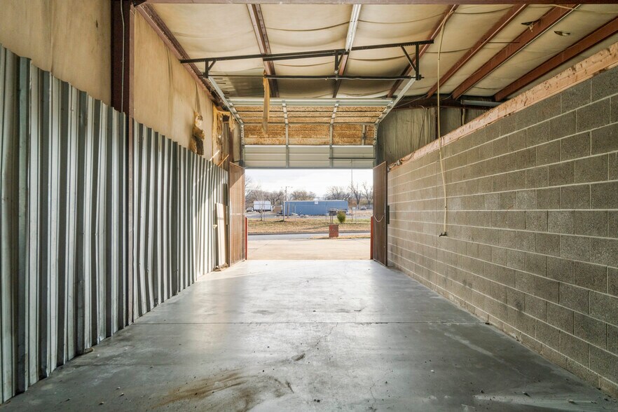 More Photos Of 12 S 111th Ave, Tulsa Service For Lease