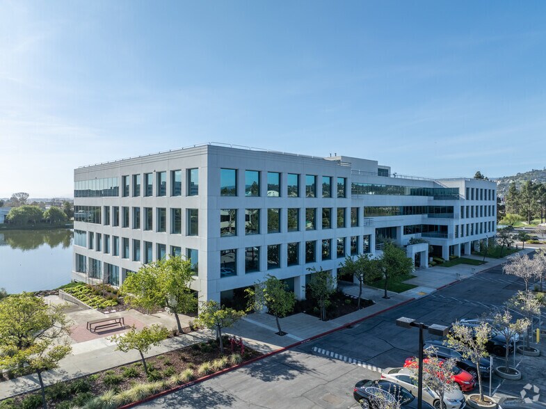 More Photos Of 3 Lagoon Dr, Redwood City Office For Lease