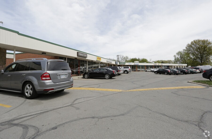 More Photos Of 210-330 W 85th St, Kansas City Unknown For Lease